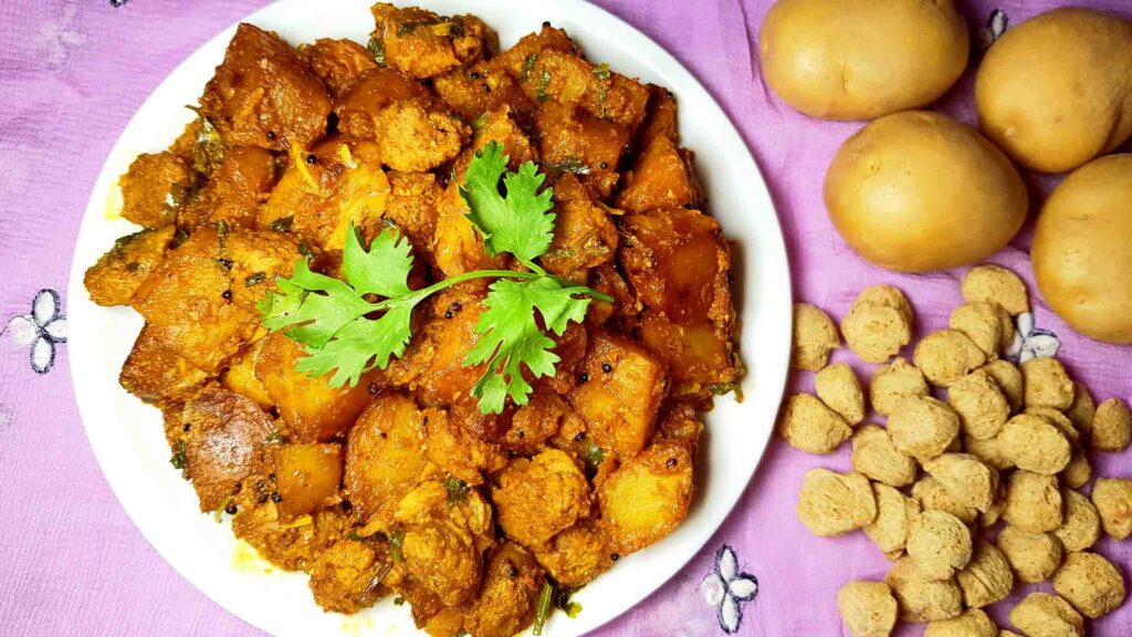 Aloo Soya Chunk Potato Curry