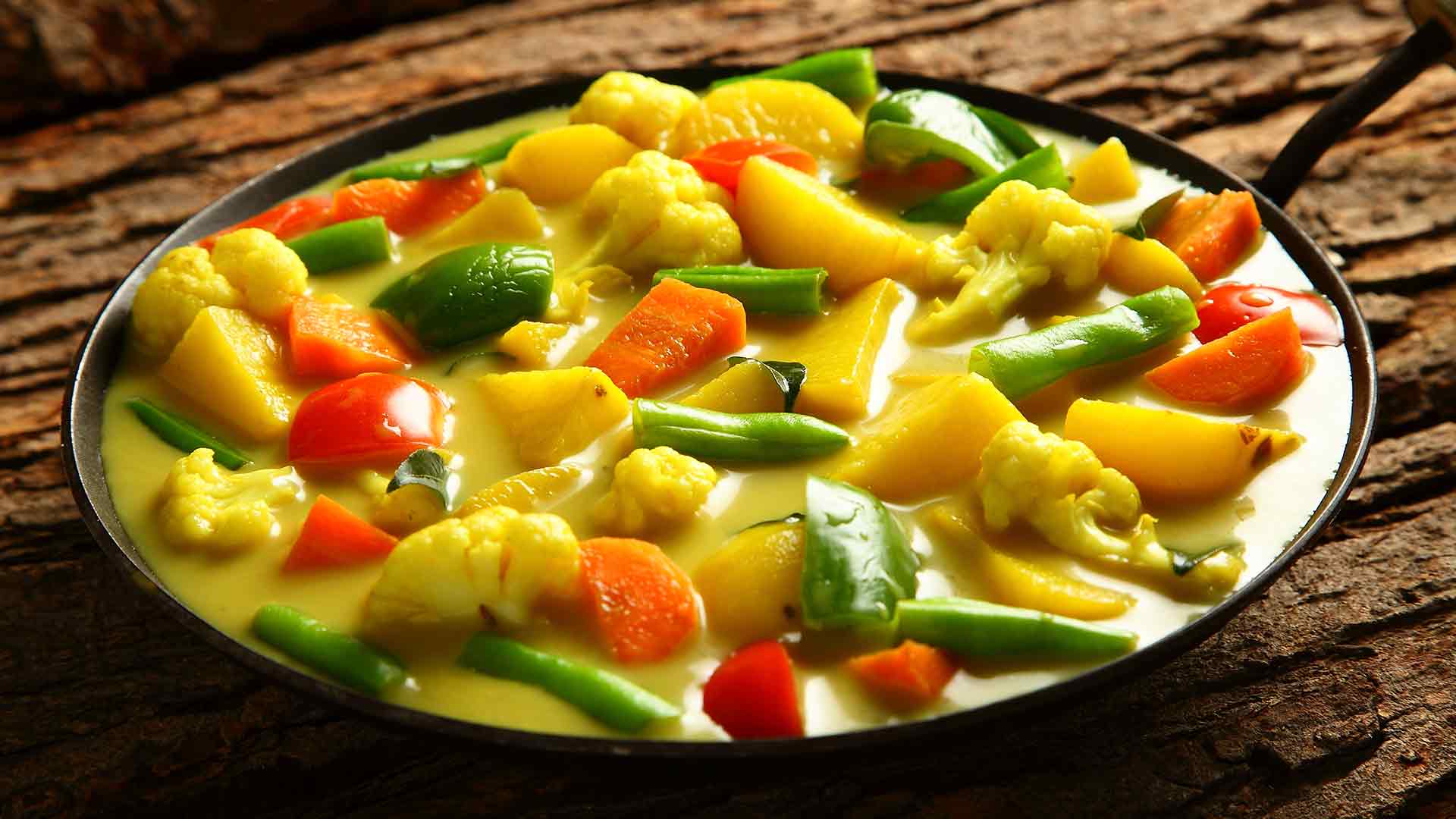 Corn with Tricolor Capsicum Curry