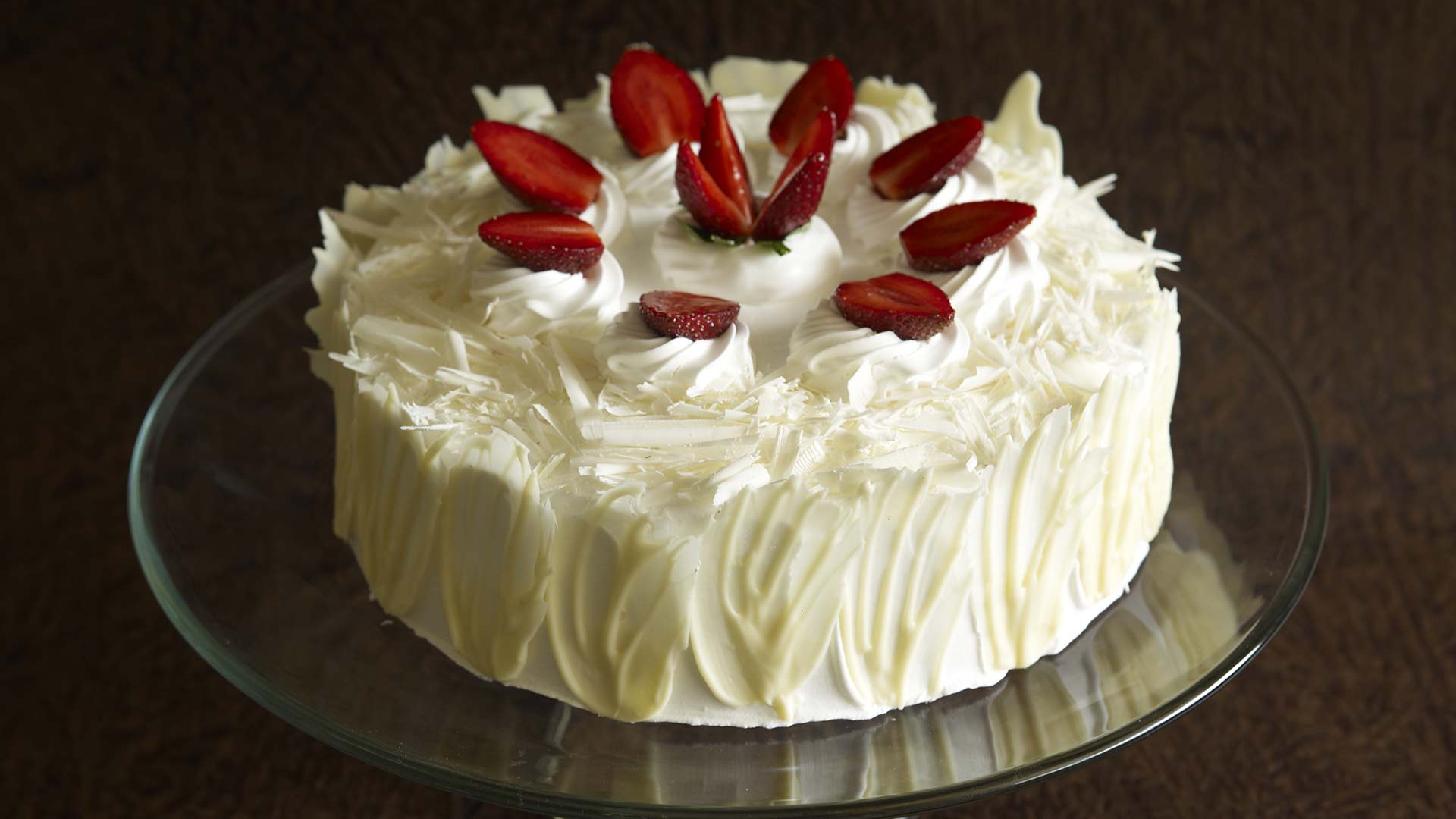 Mouth Watering White Forest Cake Made Just The Way You Love-thanhphatduhoc.com.vn