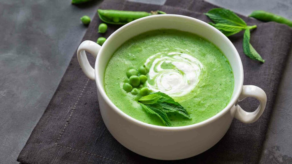 Green pea with mint soup